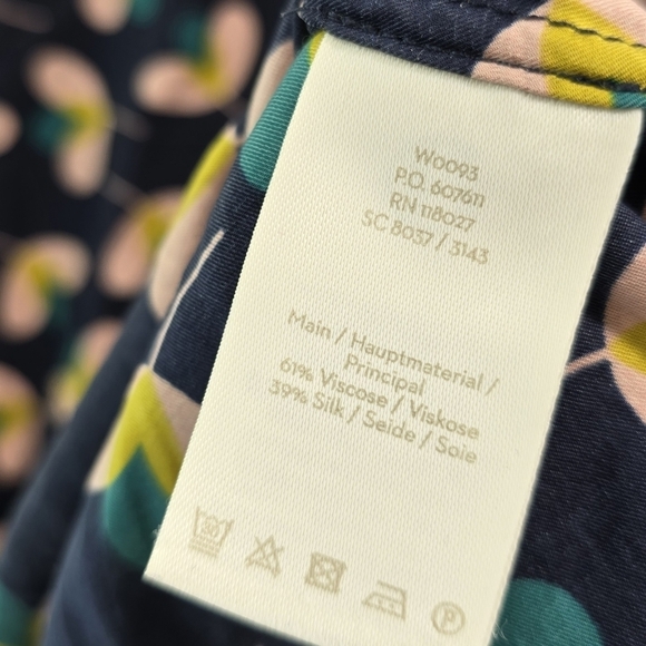 Boden Shirt Womens US 6 UK 10 Small Navy Pink Green Print Carey Blouse Short V - Picture 8 of 9